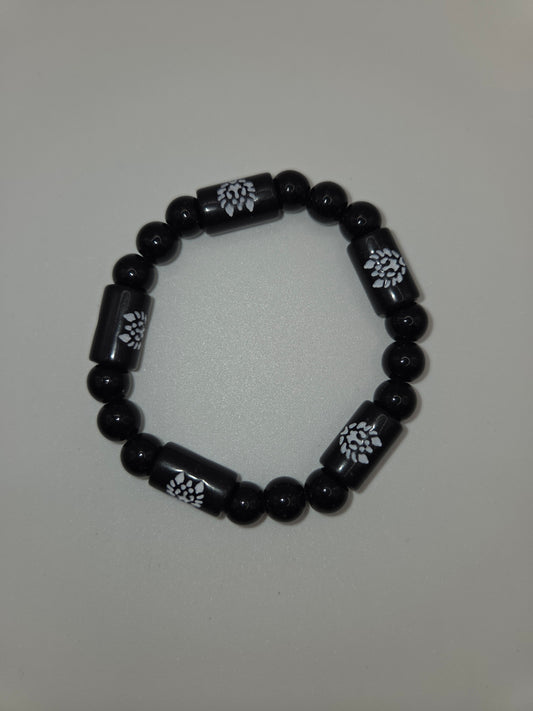 Shadowpetal Loop Bracelet