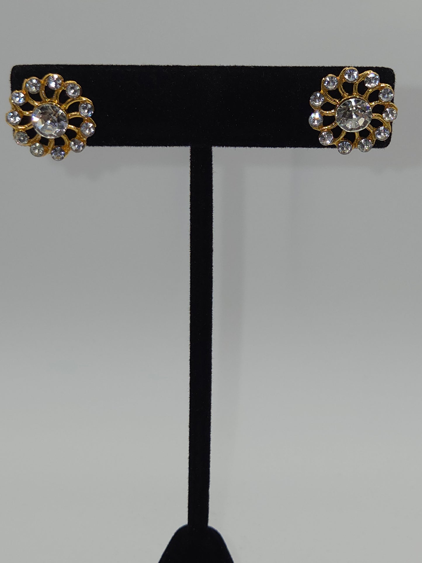 Crystal Daisy Flower Stud Earrings